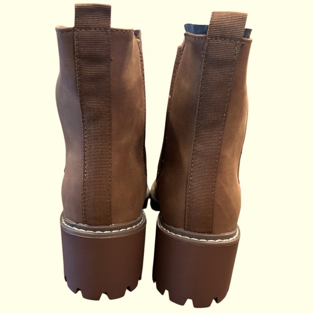 Forever Agenda Platform Chelsea Boot Size 10 Tan Slip On Round Toe NEW - Picture 7 of 12